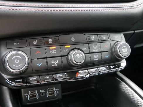 Used 2021 Dodge Durango R/T w/ Tow 'N Go Package AWD/4WD image 21