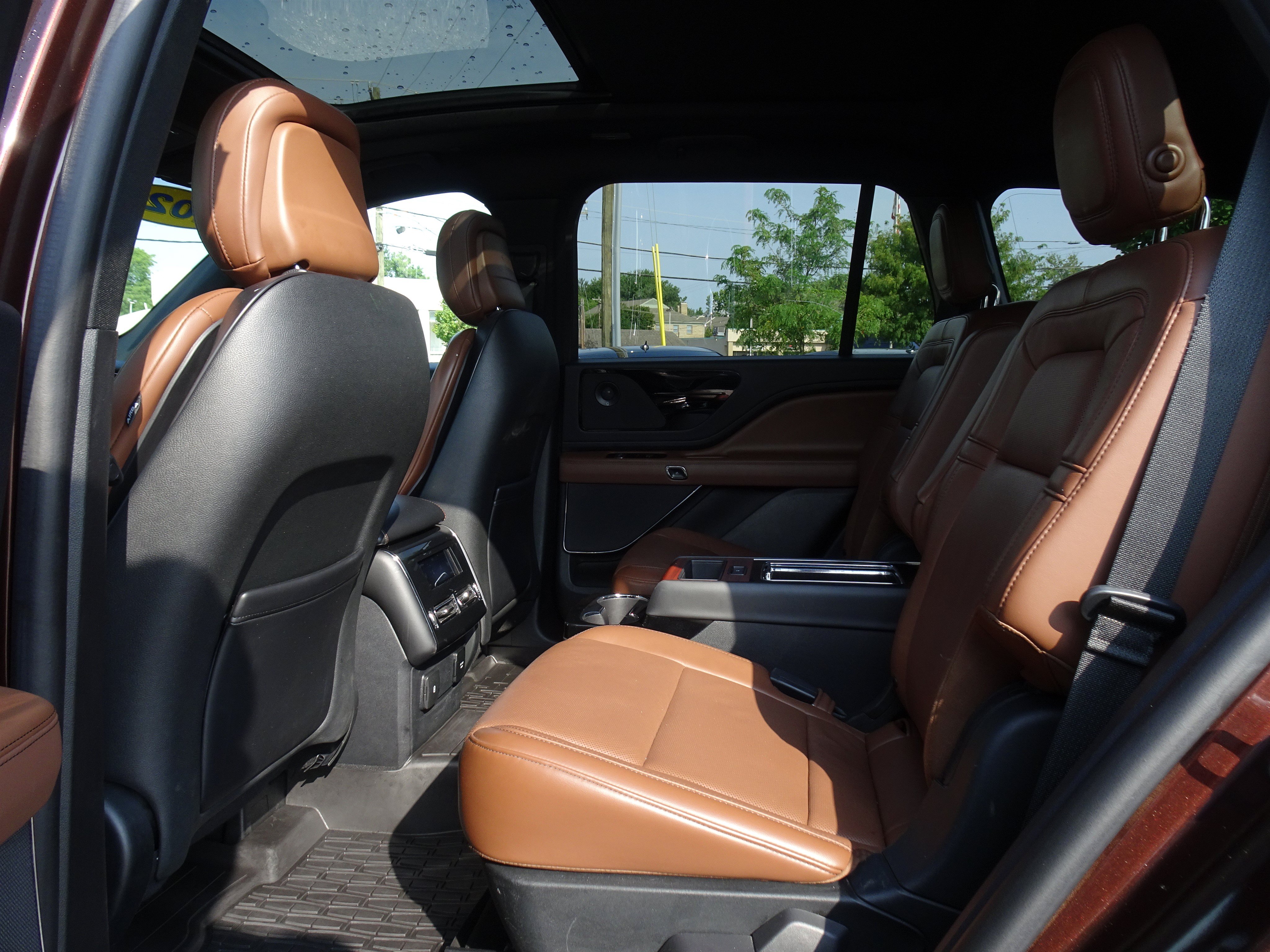 Used 2020 Lincoln Aviator Reserve w/ Equipment Group 201A AWD/4WD image 11