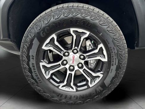 Used 2024 GMC Canyon AT4 w/ Technology Package image 33