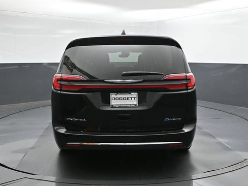 Used 2024 Chrysler Pacifica Limited FWD image 5