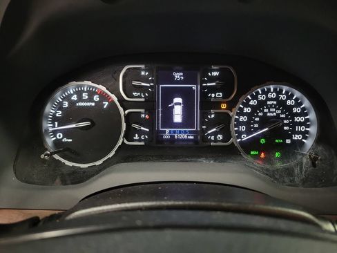 Used 2018 Toyota Tundra Limited w/ Limited Premium Package AWD/4WD image 28