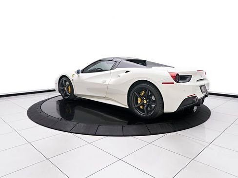 Used 2019 Ferrari 488 Spider RWD image 7