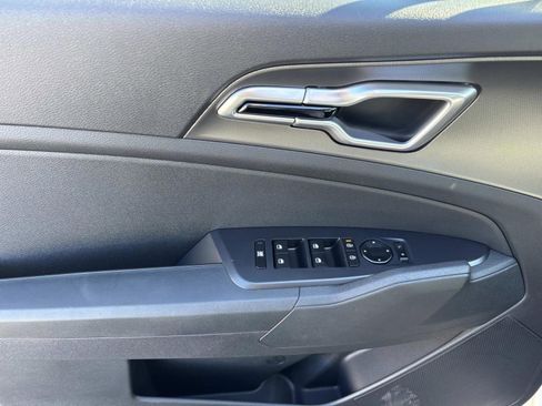 New 2026 Kia Sportage LX image 19