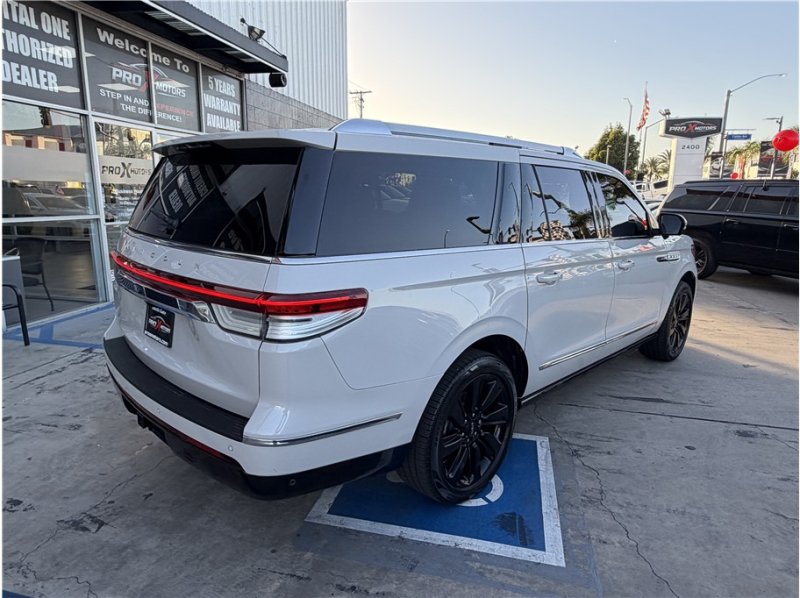 Used 2022 Lincoln Navigator L Reserve AWD/4WD image 15