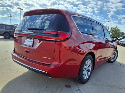 New 2026 Chrysler Pacifica Limited image 30