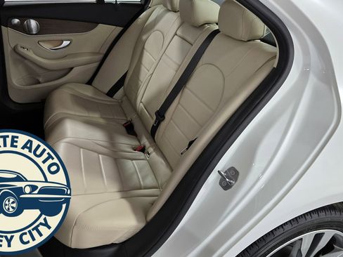 Used 2019 Mercedes-Benz C 300 4MATIC Sedan image 24