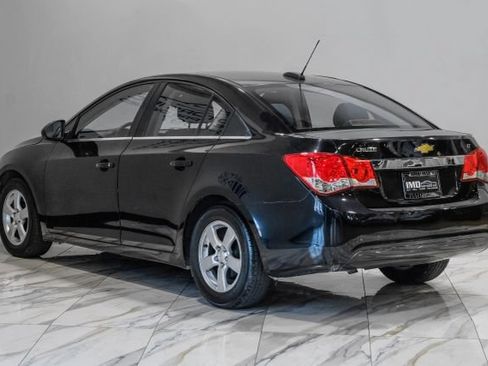 Used 2015 Chevrolet Cruze LT FWD image 12