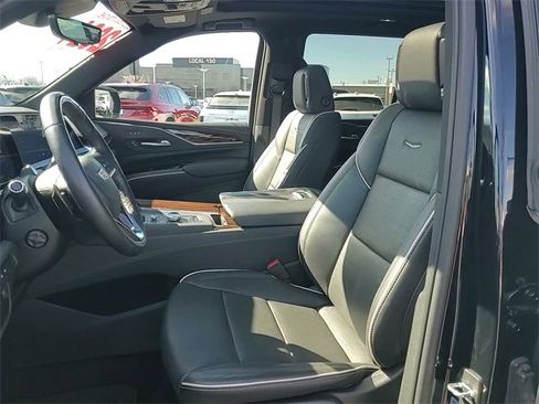 Certified 2024 Cadillac Escalade Premium Luxury image 19