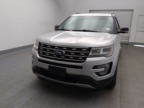 Used 2017 Ford Explorer XLT w/ Equipment Group 201A FWD image 15