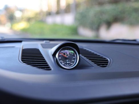 Used 2015 Porsche 911 Turbo S image 20