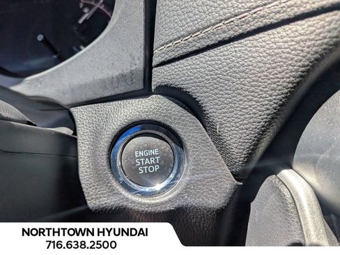 Used 2025 Toyota RAV4 XLE AWD/4WD image 18