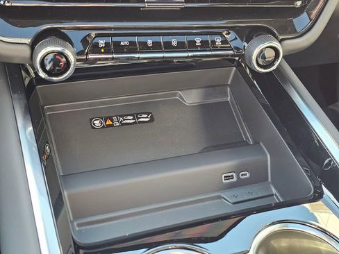 New 2026 Chevrolet Tahoe RST image 32