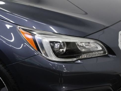 Used 2017 Subaru Outback 2.5i Limited AWD/4WD image 8