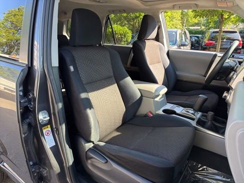 Used 2011 Toyota 4Runner SR5 AWD/4WD image 11