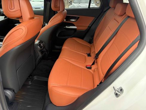 New 2026 Mercedes-Benz GLC 300 image 11
