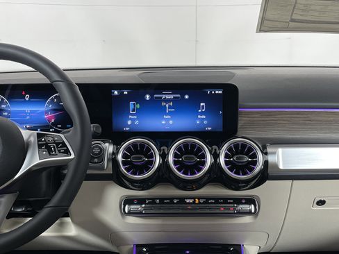 New 2026 Mercedes-Benz GLB 250 GLB 250 4MATIC image 17