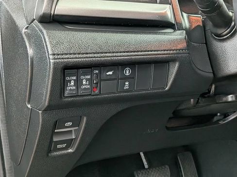 Used 2024 Honda Odyssey EX-L image 13