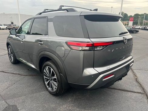 New 2026 Nissan Pathfinder Platinum AWD/4WD image 7