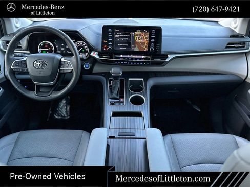 Used 2024 Toyota Sienna Limited image 2
