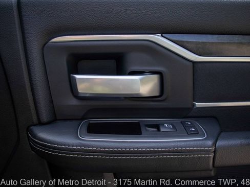 Used 2024 RAM 5500 4x4 Regular Cab image 34