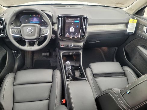 New 2026 Volvo XC40 B5 Ultra w/ Climate Package AWD/4WD image 13