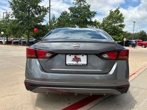 Used 2025 Nissan Altima 2.5 SV FWD image 7