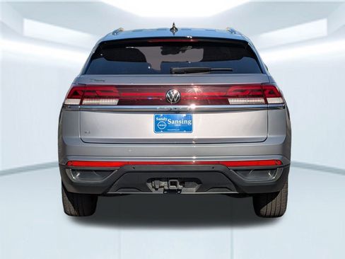 Used 2024 Volkswagen Atlas Cross Sport SE image 5