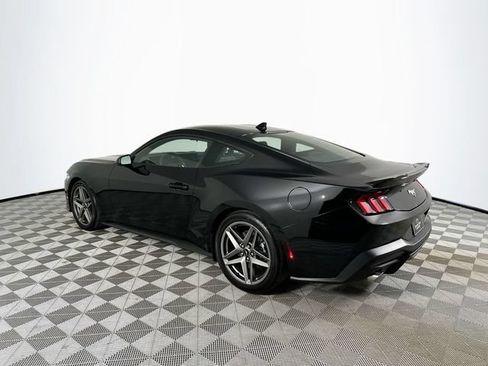 Used 2025 Ford Mustang Coupe RWD image 5