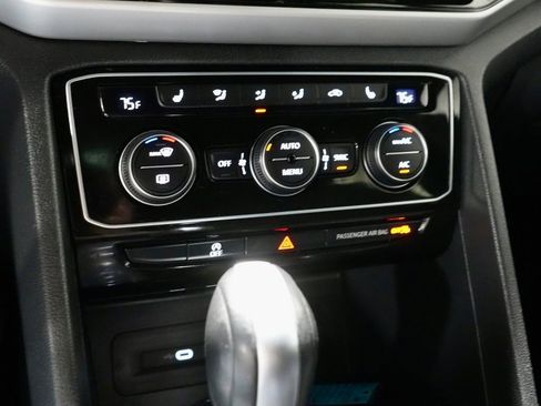 Used 2022 Volkswagen Atlas Cross Sport SE w/ Panoramic Sunroof Package image 20