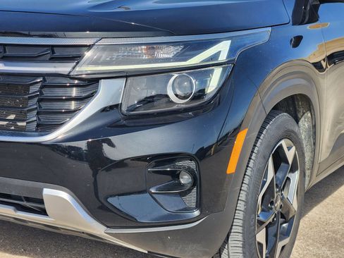 Used 2024 Kia Seltos EX image 10