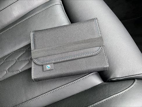 Used 2025 BMW X7 M60i image 15