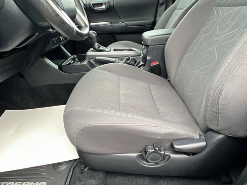 Used 2019 Toyota Tacoma TRD Off-Road image 21