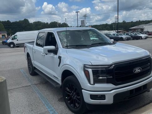 Used 2025 Ford F150 Lariat w/ Equipment Group 501A Mid AWD/4WD image 4