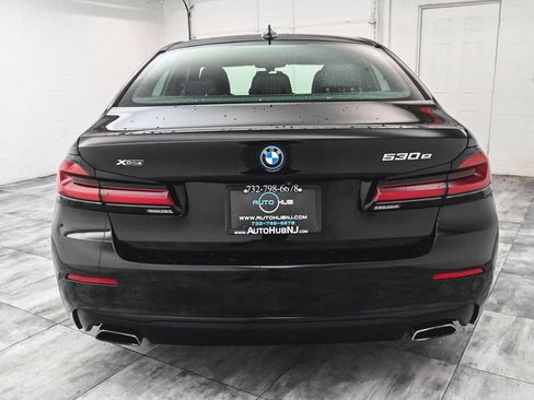 Used 2023 BMW 530e xDrive w/ Premium Package image 5
