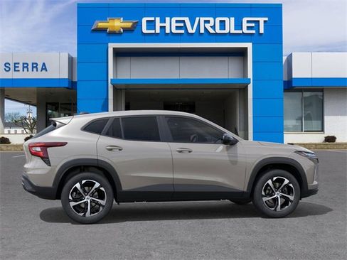 New 2026 Chevrolet Trax RS w/ Driver Confidence Package FWD image 5