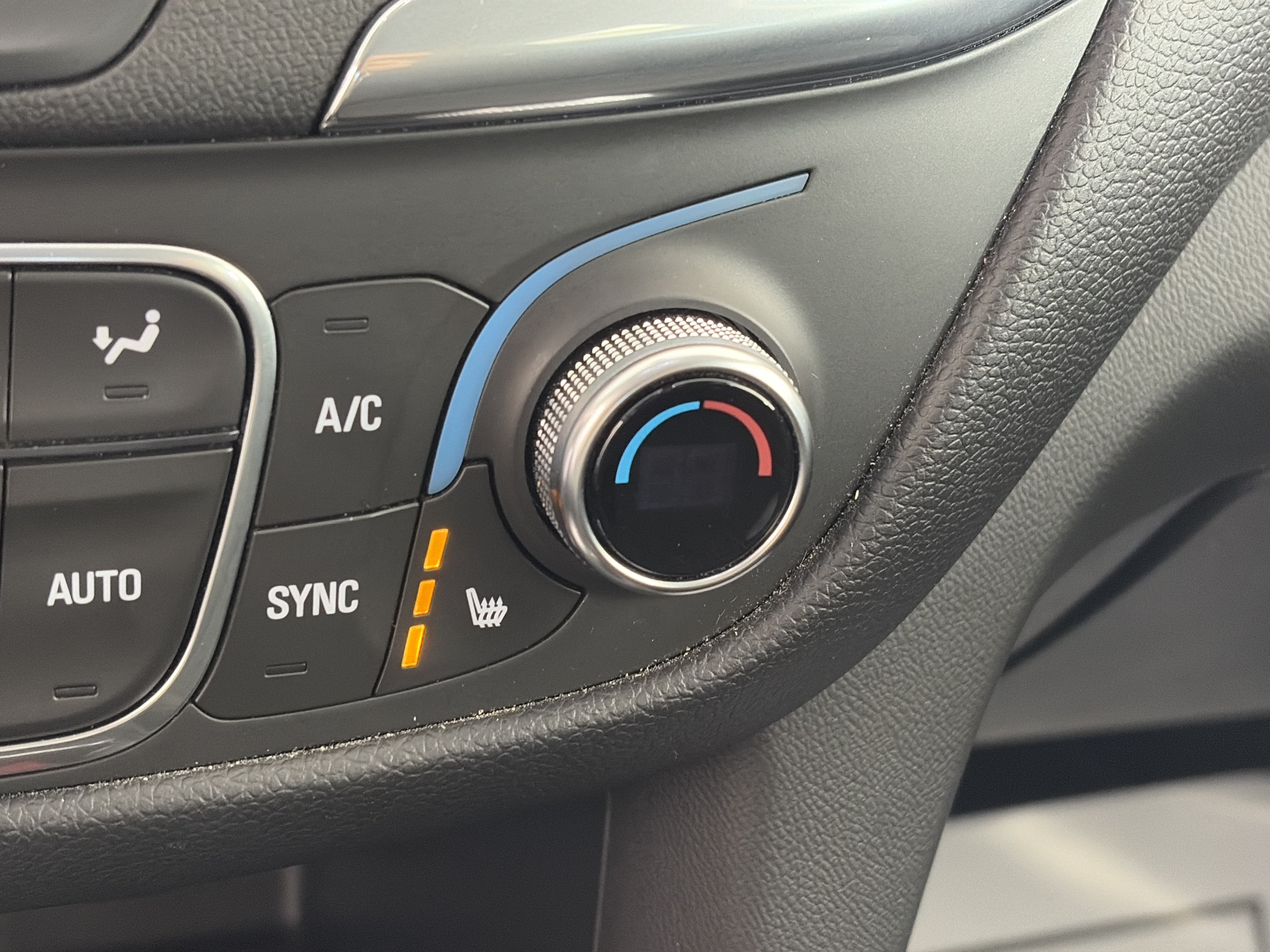 Used 2019 Chevrolet Equinox LT FWD image 24