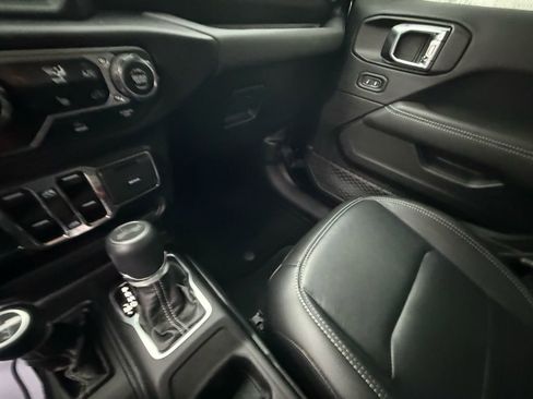 Used 2023 Jeep Wrangler Unlimited Sahara w/ Cold Weather Group image 39