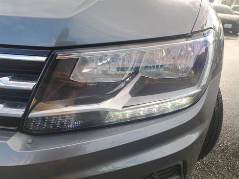 Used 2020 Volkswagen Tiguan SE image 34