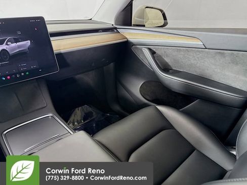 Used 2024 Tesla Model Y Long Range AWD/4WD image 23