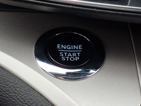 Used 2023 Ford Explorer XLT w/ Equipment Group 202A image 20