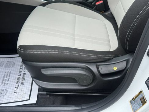 Certified 2024 Hyundai Venue SEL FWD image 16