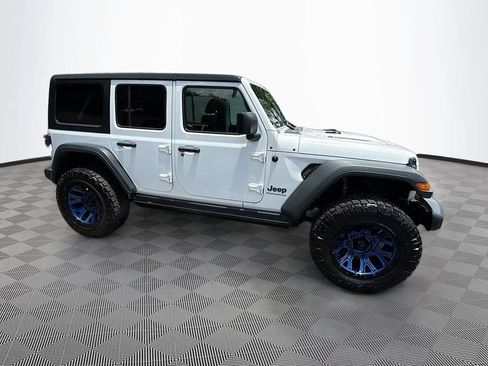 Used 2023 Jeep Wrangler Unlimited Rubicon 4xe AWD/4WD image 5