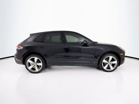 Certified 2025 Porsche Macan AWD/4WD image 8