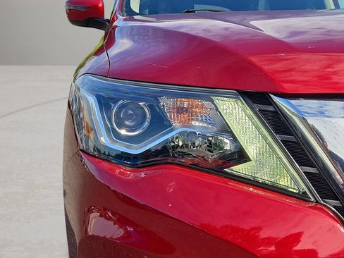 Used 2020 Nissan Pathfinder SV AWD/4WD image 25