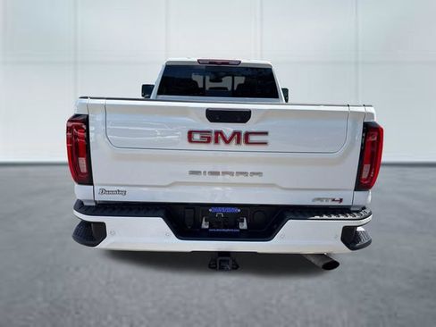 Used 2022 GMC Sierra 2500 AT4 w/ AT4 Preferred Package AWD/4WD image 3