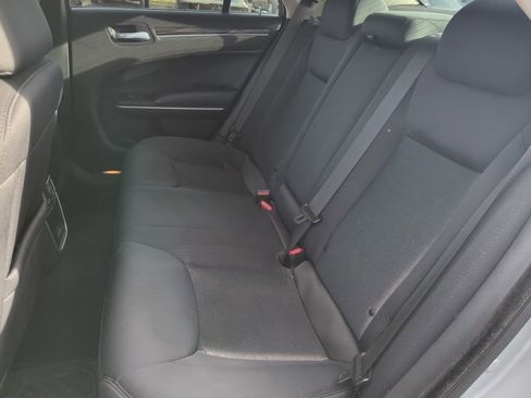 Used 2022 Chrysler 300 Touring w/ Sport Appearance Package image 37