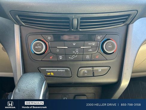 Used 2018 Ford Escape SE w/ Ford Safe & Smart Package AWD/4WD image 19