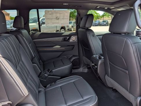 New 2026 Buick Enclave Avenir w/ Super Cruise Package AWD/4WD image 28