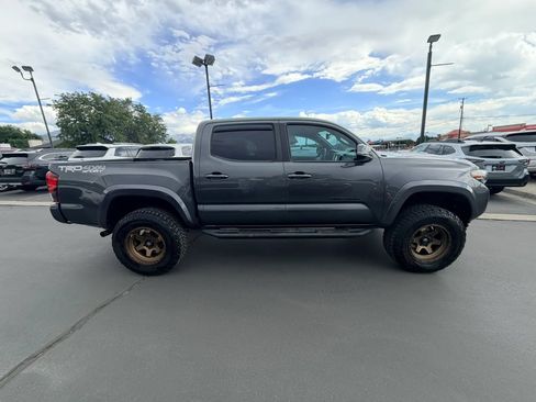 Used 2019 Toyota Tacoma TRD Sport w/ Technology Package AWD/4WD image 2