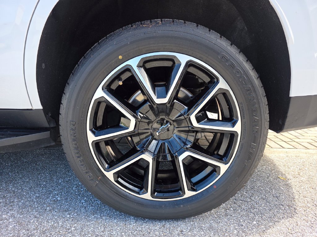 Used 2024 Chevrolet Tahoe RST w/ Luxury Package RWD image 21